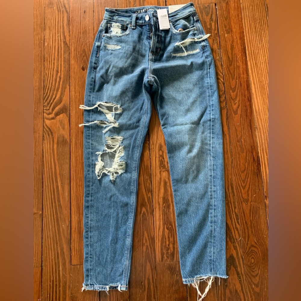 American Eagle distressed mom jean, size 00, NWT